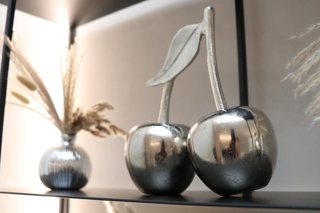 Charming & Luxurious Gem Apartment ออลเบีย ภายนอก รูปภาพ
