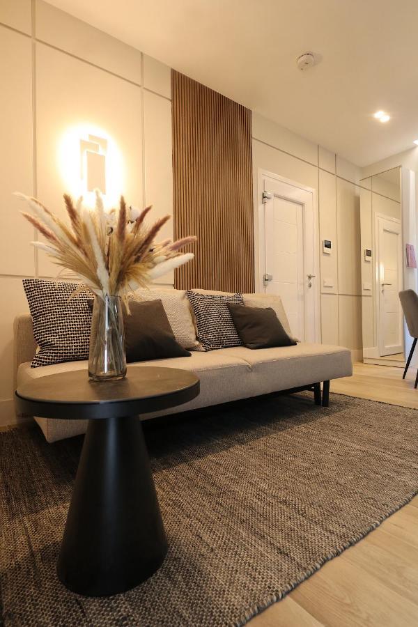 Charming & Luxurious Gem Apartment ออลเบีย ภายนอก รูปภาพ