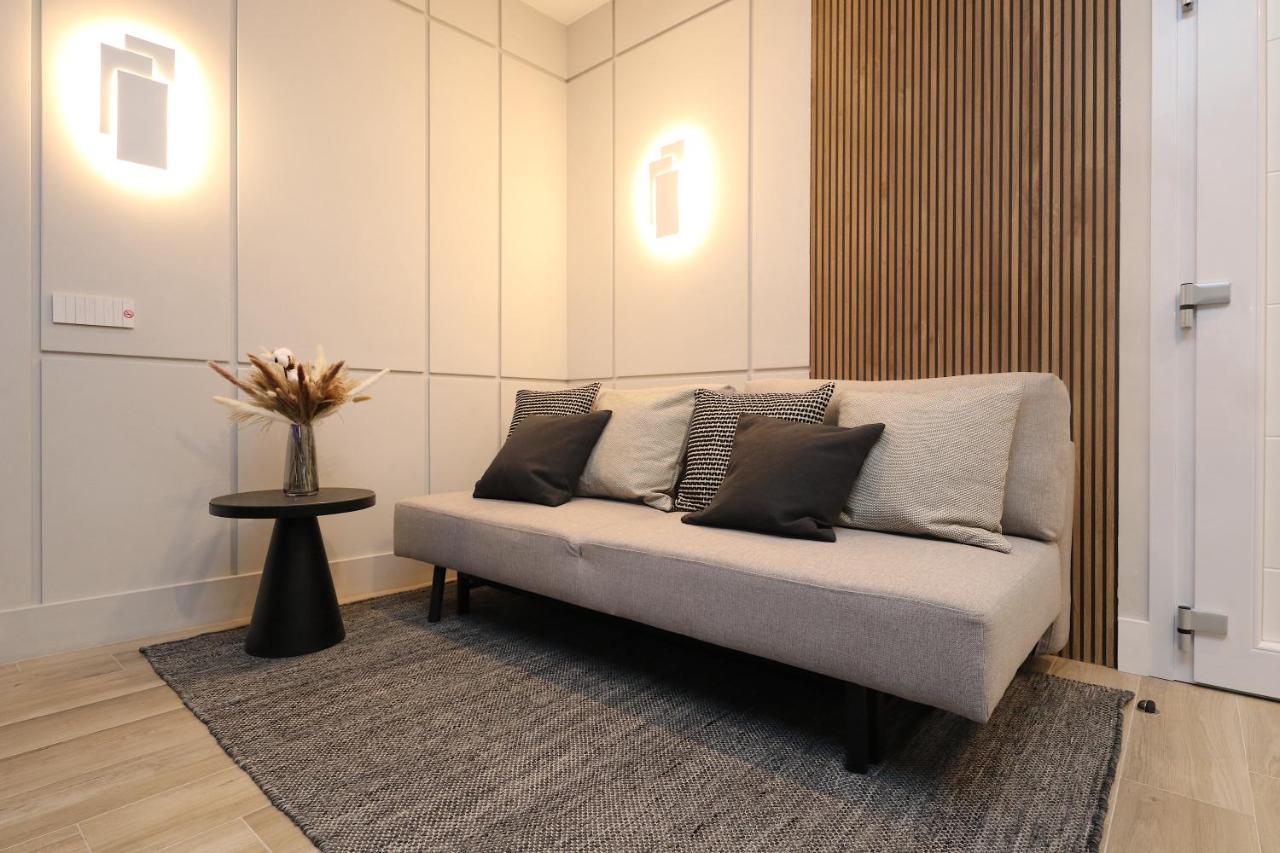 Charming & Luxurious Gem Apartment ออลเบีย ภายนอก รูปภาพ