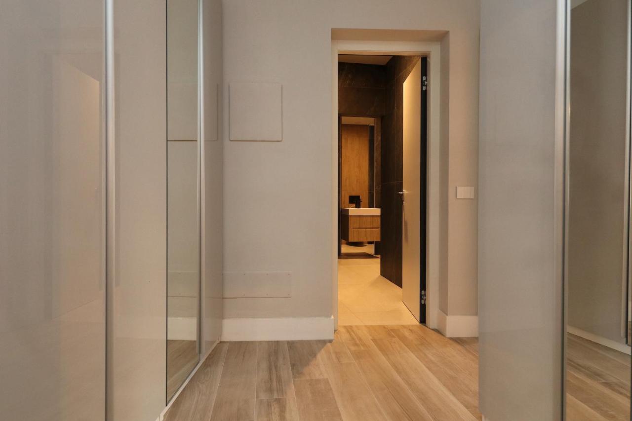 Charming & Luxurious Gem Apartment ออลเบีย ภายนอก รูปภาพ