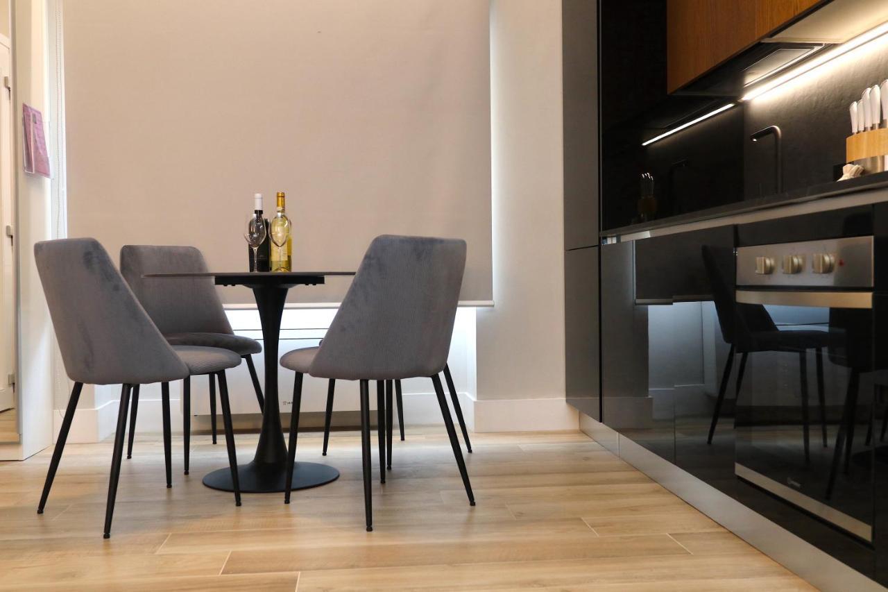Charming & Luxurious Gem Apartment ออลเบีย ภายนอก รูปภาพ