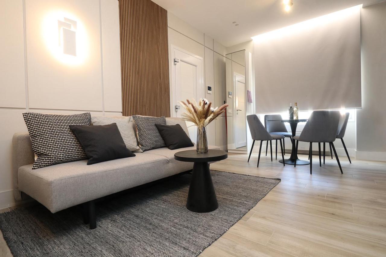 Charming & Luxurious Gem Apartment ออลเบีย ภายนอก รูปภาพ