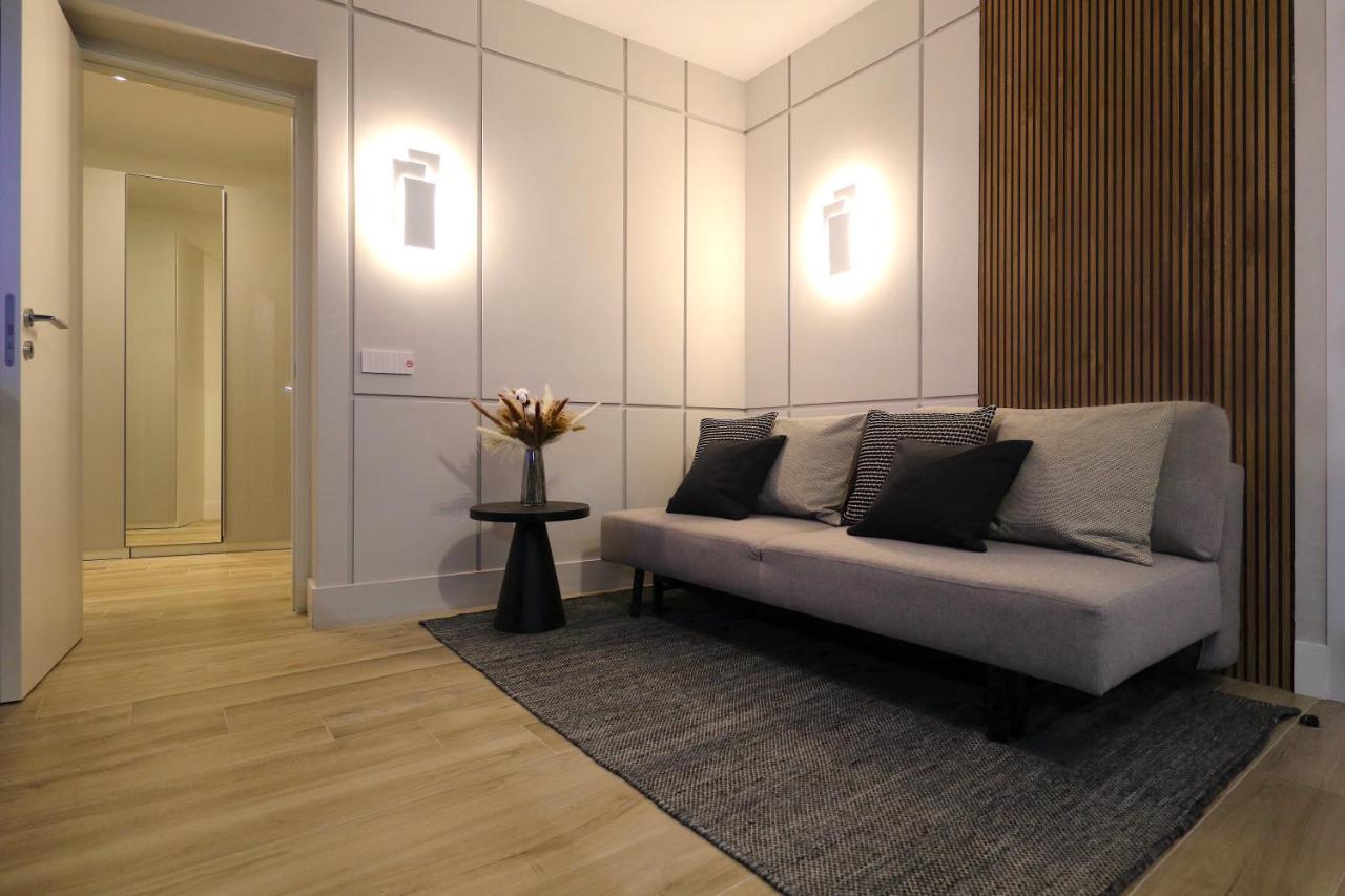 Charming & Luxurious Gem Apartment ออลเบีย ภายนอก รูปภาพ